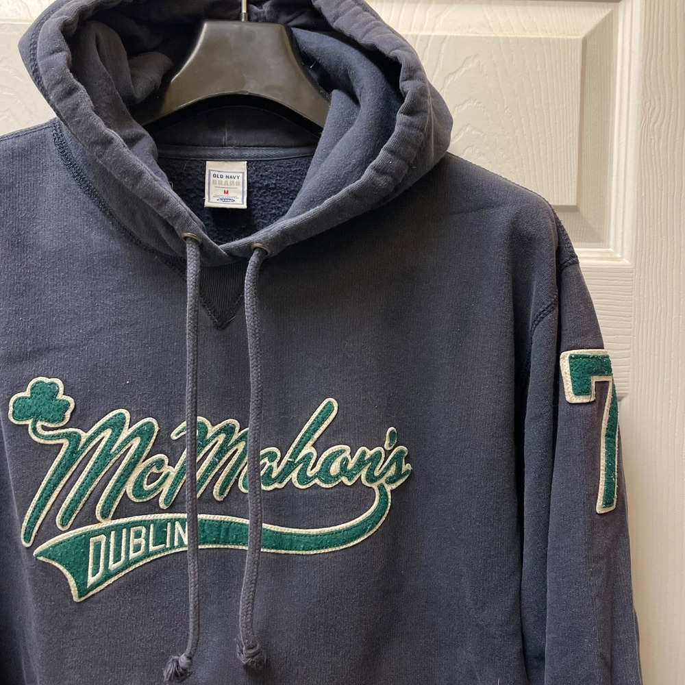 Vintage Old Navy Men's Medium St. Patrick's Day Appliqué Sweatshirt Lucky 7 Y2K